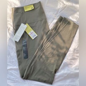 Womens high-rise, brushed sculpt legging in size XL